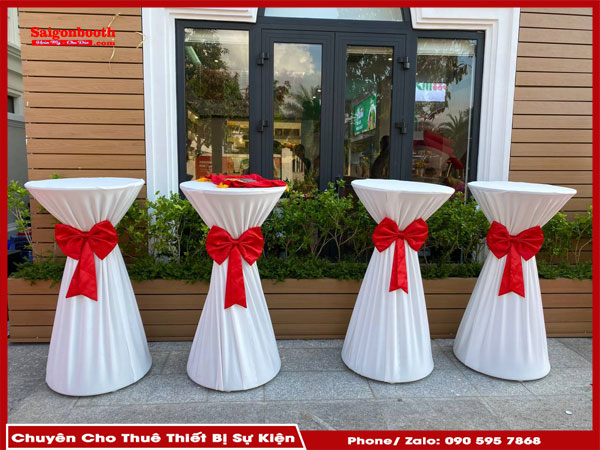 Dịch Vụ Cho Thuê Bàn Cocktail Giá Rẻ Tại Bình Dương Là Giải Pháp Tiết Kiệm Chi Phí Cho Các Sự Kiện Như Tiệc Cưới, Hội Nghị Hay Lễ Khai Trương. Với Thiết Kế Hiện Đại, Dễ Dàng Lắp Đặt Và Di Chuyển, Dịch Vụ Này Mang Lại Không Gian Sang Trọng, Tiện Nghi Cho Mọi Loại Sự Kiện.
