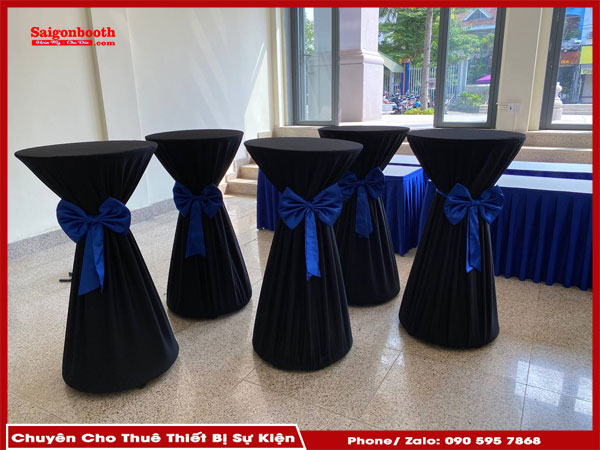 Dịch Vụ Cho Thuê Bàn Cocktail Giá Rẻ Tại Bình Dương Là Giải Pháp Tiết Kiệm Chi Phí Cho Các Sự Kiện Như Tiệc Cưới, Hội Nghị Hay Lễ Khai Trương. Với Thiết Kế Hiện Đại, Dễ Dàng Lắp Đặt Và Di Chuyển, Dịch Vụ Này Mang Lại Không Gian Sang Trọng, Tiện Nghi Cho Mọi Loại Sự Kiện.