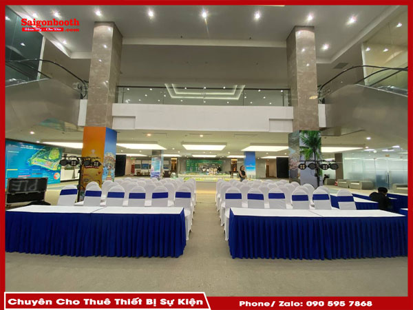 Dịch Vụ Cho Thuê Bàn Ghế Hội Nghị Của Saigonbooth Giúp Tiết Kiệm Chi Phí Và Mang Lại Sự Linh Hoạt Cho Các Sự Kiện. Với Đa Dạng Mẫu Mã, Chất Liệu Và Dịch Vụ Chuyên Nghiệp, Saigonbooth Cam Kết Cung Cấp Không Gian Trang Trọng, Phù Hợp Với Mọi Loại Hình Sự Kiện.