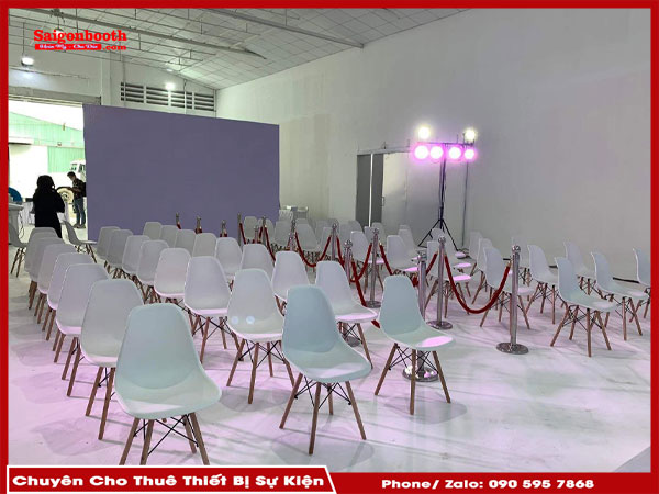 Dịch Vụ Cho Thuê Bàn Ghế Hội Nghị Của Saigonbooth Giúp Tiết Kiệm Chi Phí Và Mang Lại Sự Linh Hoạt Cho Các Sự Kiện. Với Đa Dạng Mẫu Mã, Chất Liệu Và Dịch Vụ Chuyên Nghiệp, Saigonbooth Cam Kết Cung Cấp Không Gian Trang Trọng, Phù Hợp Với Mọi Loại Hình Sự Kiện.