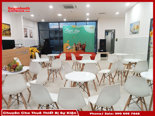 Dịch Vụ Cho Thuê Bàn Ghế Hội Nghị Của Saigonbooth Giúp Tiết Kiệm Chi Phí Và Mang Lại Sự Linh Hoạt Cho Các Sự Kiện. Với Đa Dạng Mẫu Mã, Chất Liệu Và Dịch Vụ Chuyên Nghiệp, Saigonbooth Cam Kết Cung Cấp Không Gian Trang Trọng, Phù Hợp Với Mọi Loại Hình Sự Kiện.