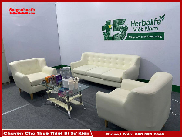 Dịch Vụ Cho Thuê Bàn Ghế Hội Nghị Của Saigonbooth Giúp Tiết Kiệm Chi Phí Và Mang Lại Sự Linh Hoạt Cho Các Sự Kiện. Với Đa Dạng Mẫu Mã, Chất Liệu Và Dịch Vụ Chuyên Nghiệp, Saigonbooth Cam Kết Cung Cấp Không Gian Trang Trọng, Phù Hợp Với Mọi Loại Hình Sự Kiện.