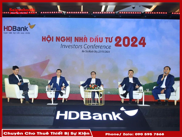 Dịch Vụ Cho Thuê Bàn Ghế Hội Nghị Của Saigonbooth Giúp Tiết Kiệm Chi Phí Và Mang Lại Sự Linh Hoạt Cho Các Sự Kiện. Với Đa Dạng Mẫu Mã, Chất Liệu Và Dịch Vụ Chuyên Nghiệp, Saigonbooth Cam Kết Cung Cấp Không Gian Trang Trọng, Phù Hợp Với Mọi Loại Hình Sự Kiện.