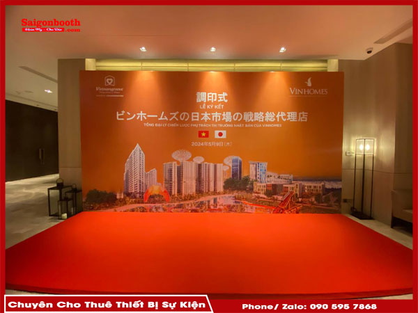 Dịch Vụ Cho Thuê Khung Backdrop Hội Nghị Giúp Tạo Không Gian Sự Kiện Chuyên Nghiệp, Tiết Kiệm Chi Phí Và Dễ Dàng Tùy Chỉnh. Saigonbooth Cung Cấp Khung Backdrop Chất Lượng Cao, Dịch Vụ Lắp Đặt Nhanh Chóng, Giá Cả Hợp Lý, Phù Hợp Với Nhu Cầu Của Các Hội Nghị Lớn Và Nhỏ.