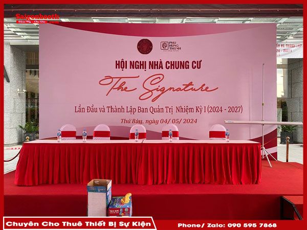 Dịch Vụ Cho Thuê Khung Backdrop Hội Nghị Giúp Tạo Không Gian Sự Kiện Chuyên Nghiệp, Tiết Kiệm Chi Phí Và Dễ Dàng Tùy Chỉnh. Saigonbooth Cung Cấp Khung Backdrop Chất Lượng Cao, Dịch Vụ Lắp Đặt Nhanh Chóng, Giá Cả Hợp Lý, Phù Hợp Với Nhu Cầu Của Các Hội Nghị Lớn Và Nhỏ.