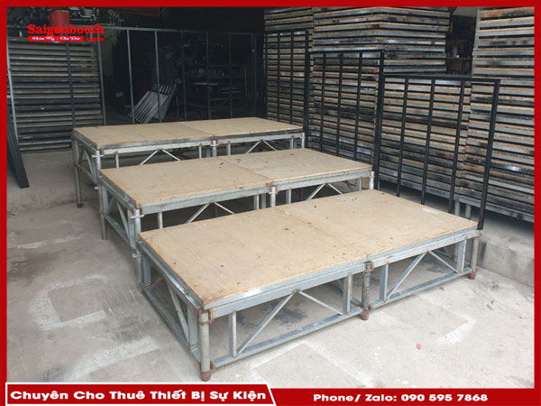 Dịch Vụ Thuê Khán Đài Lắp Ghép Giá Rẻ Của Saigonbooth Giúp Tiết Kiệm Chi Phí Và Tối Ưu Không Gian Cho Các Sự Kiện. Khán Đài Lắp Ghép Dễ Dàng Lắp Đặt, Tháo Dỡ Và Có Thể Tùy Chỉnh Kích Thước Theo Nhu Cầu. Với Chất Lượng Đảm Bảo, Saigonbooth Là Lựa Chọn Lý Tưởng Cho Mọi Sự Kiện.
