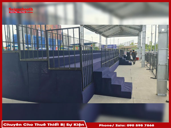 Dịch Vụ Thuê Khán Đài Lắp Ghép Giá Rẻ Của Saigonbooth Giúp Tiết Kiệm Chi Phí Và Tối Ưu Không Gian Cho Các Sự Kiện. Khán Đài Lắp Ghép Dễ Dàng Lắp Đặt, Tháo Dỡ Và Có Thể Tùy Chỉnh Kích Thước Theo Nhu Cầu. Với Chất Lượng Đảm Bảo, Saigonbooth Là Lựa Chọn Lý Tưởng Cho Mọi Sự Kiện.