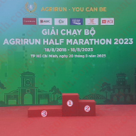 CHO THUÊ BỤC TRAO GIẢI